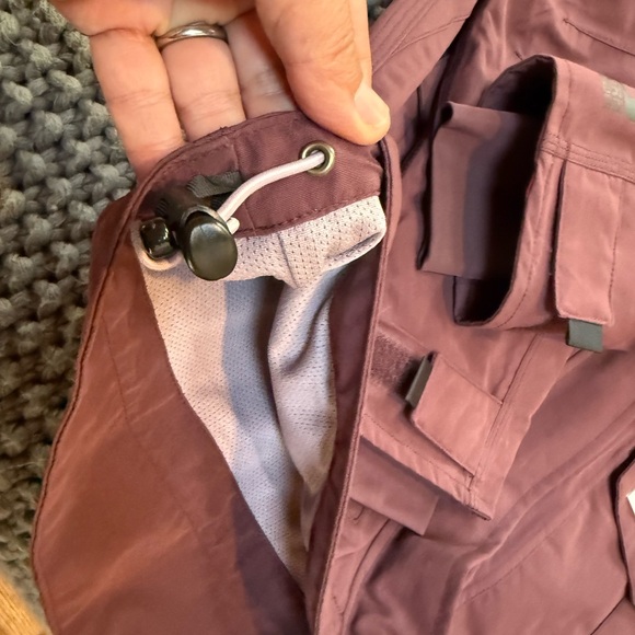 Carhartt women’s Burgundy storm defender Jacket size medium. - Picture 12 of 13